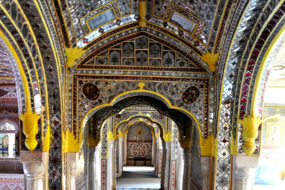 DESIGN SPLENDOR—IN THE ZENANA’S MIRRORED LIGHT - Greige