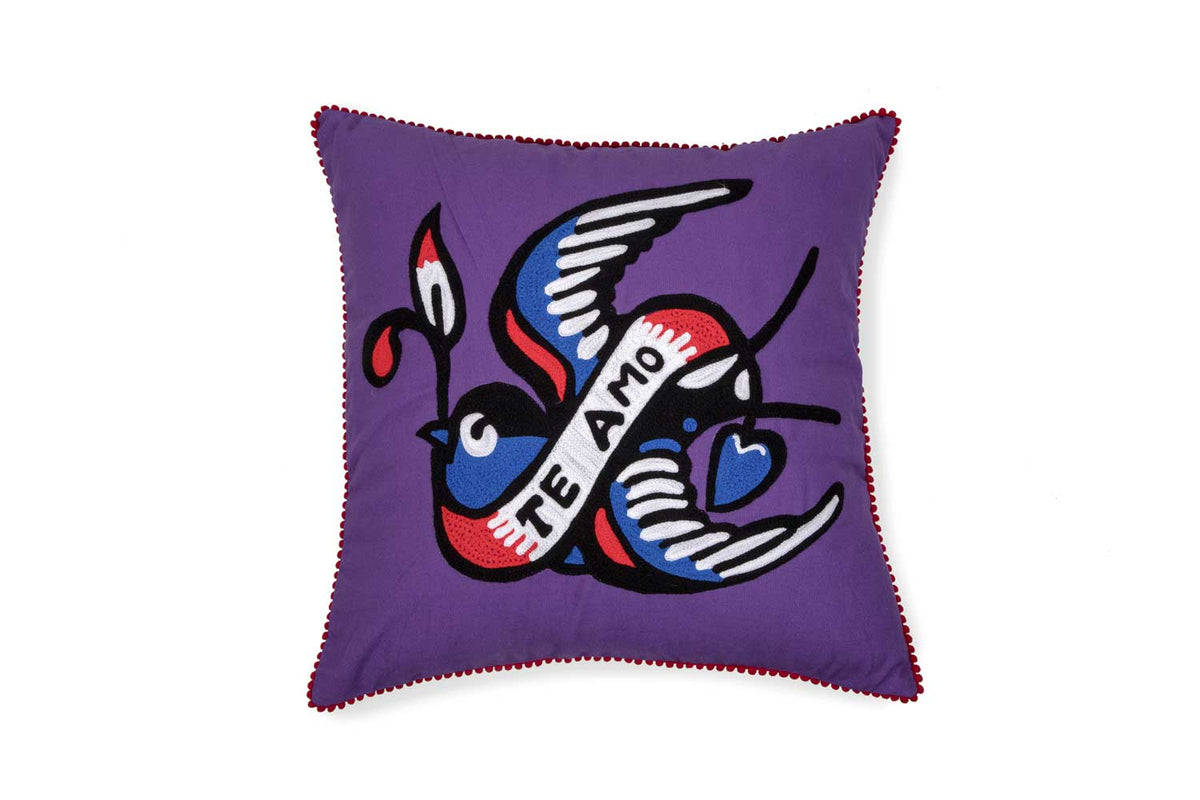 Te Amo Pillow | Hand Embroidered